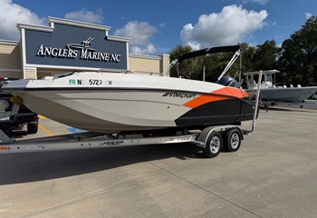 2022 Starcraft SVX 211 Boat